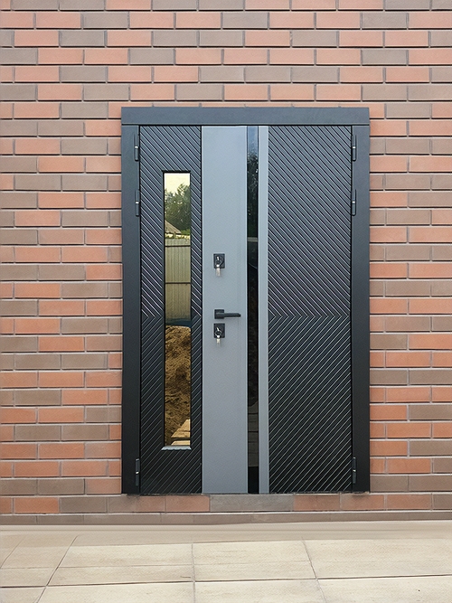 Уличная дверь в кирпичном доме Уличная дверь в кирпичном доме